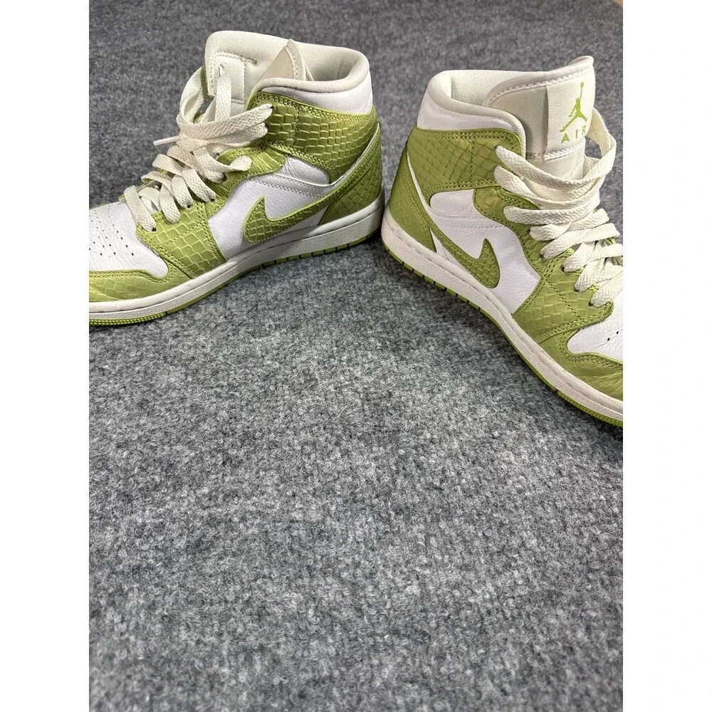 Air Jordan 1 Mid SE “Green Python” – Women’s Size 7 – Premium Leather –Excellent